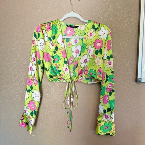 ZARA Lime Green Pink Groovy Floral 70s Tie Front Long Sleeve Crop Top F - Picture 1 of 3